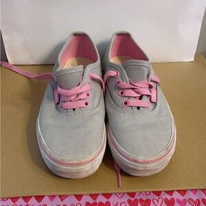 Gray and Pink Low-Top Sneakers with Vibrant Laces